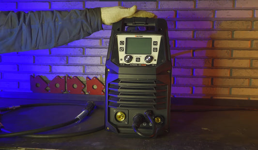 Китайский аппарат с большим потенциалом.DEKA POWER ULTRA MIG 230 МНОГО ДЕНЕГ НЕ ПРОСЯТ!!!